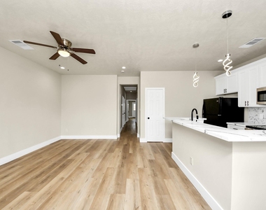 5211 Amy Street - Photo Thumbnail 2