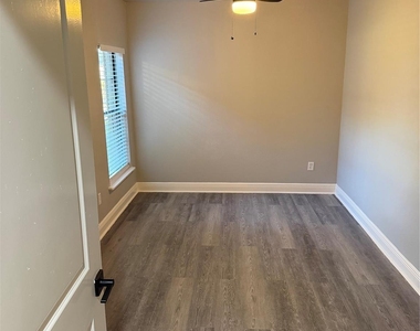 12230 Kleinmeadow Drive - Photo Thumbnail 8