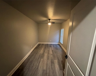 12230 Kleinmeadow Drive - Photo Thumbnail 11