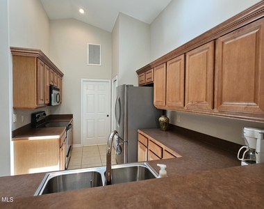 5324 Tay Court - Photo Thumbnail 10