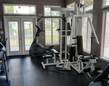 3555 Sable Palm Lane - Photo Thumbnail 2