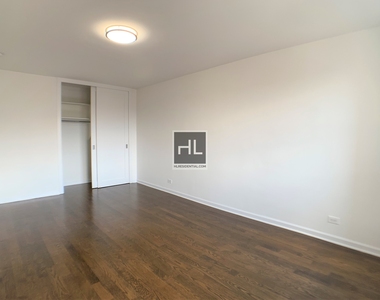 E 16 St - Photo Thumbnail 1