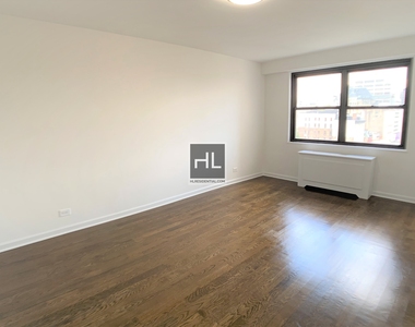 E 16 St - Photo Thumbnail 3