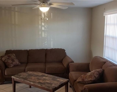 3445 Wiltshire Drive - Photo Thumbnail 2