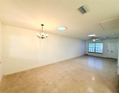 135 W Minnesota Avenue - Photo Thumbnail 6