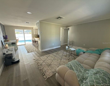 2021 Valley Drive - Photo Thumbnail 1