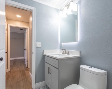 2021 Valley Drive - Photo Thumbnail 34