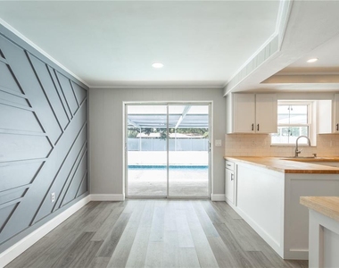 2021 Valley Drive - Photo Thumbnail 7