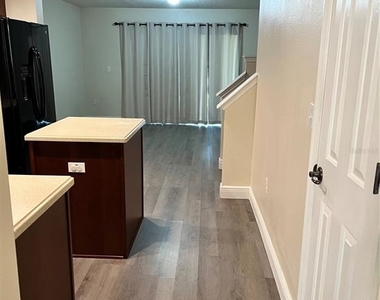 8112 Silent Creek Drive - Photo Thumbnail 2