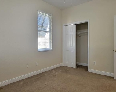1112 Islamorada Lane - Photo Thumbnail 8
