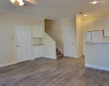1112 Islamorada Lane - Photo Thumbnail 2