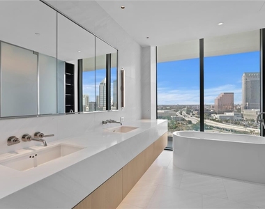 1000 Water Street - Photo Thumbnail 19