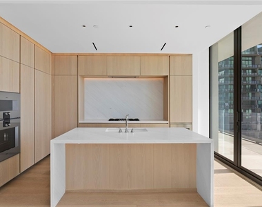 1000 Water Street - Photo Thumbnail 27