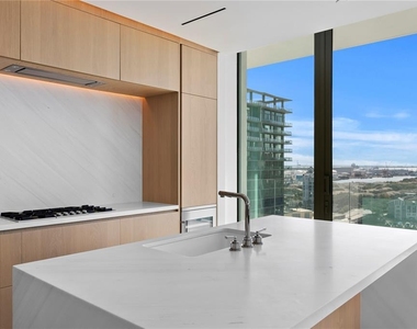 1000 Water Street - Photo Thumbnail 26
