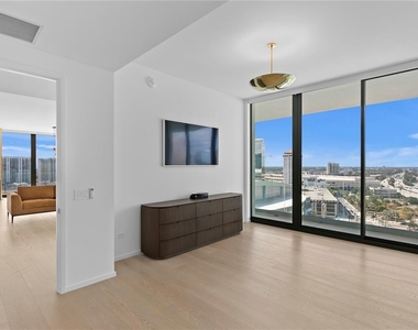 1000 Water Street - Photo Thumbnail 21
