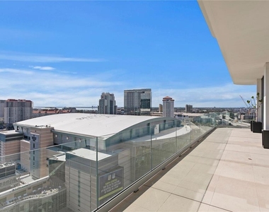1000 Water Street - Photo Thumbnail 8