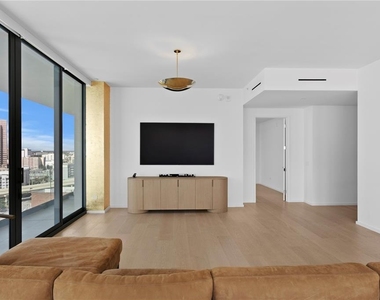 1000 Water Street - Photo Thumbnail 38