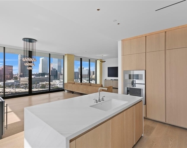 1000 Water Street - Photo Thumbnail 24