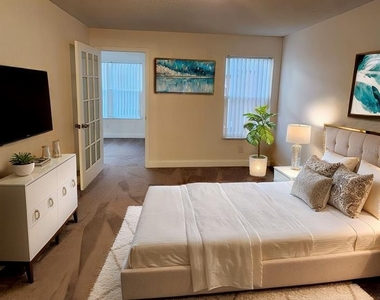 5737 Gatlin Avenue - Photo Thumbnail 5