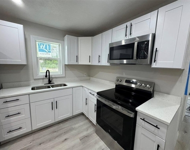 2549 Olive Avenue - Photo Thumbnail 7