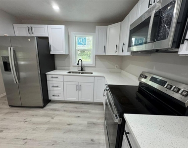 2549 Olive Avenue - Photo Thumbnail 6