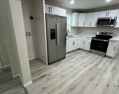 2549 Olive Avenue - Photo Thumbnail 8