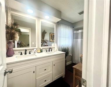 945 Chevy Chase Street - Photo Thumbnail 15
