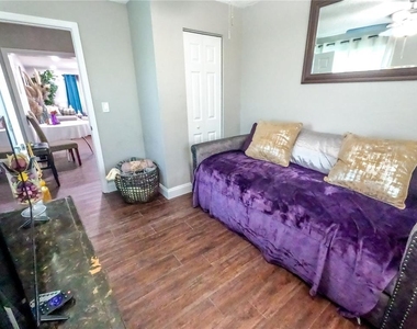 945 Chevy Chase Street - Photo Thumbnail 14