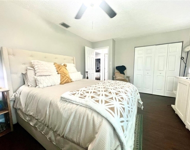 945 Chevy Chase Street - Photo Thumbnail 13