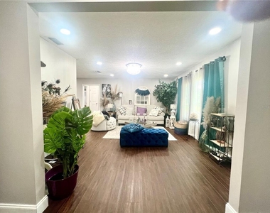 945 Chevy Chase Street - Photo Thumbnail 10