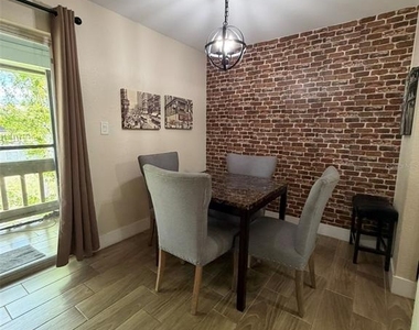 4807 S Texas Avenue - Photo Thumbnail 13