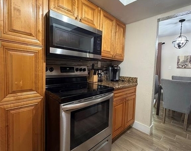 4807 S Texas Avenue - Photo Thumbnail 6