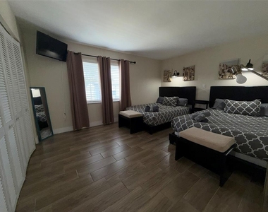 4807 S Texas Avenue - Photo Thumbnail 19