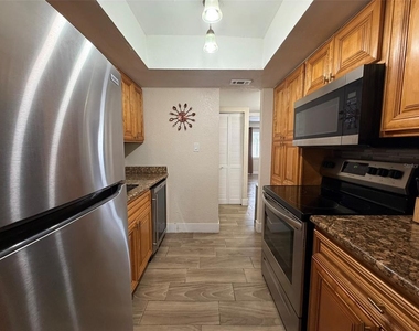 4807 S Texas Avenue - Photo Thumbnail 2