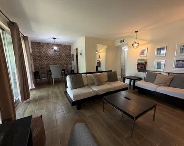 4807 S Texas Avenue - Photo Thumbnail 12