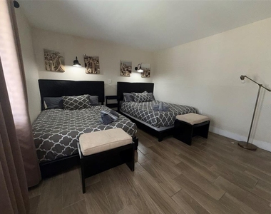 4807 S Texas Avenue - Photo Thumbnail 17