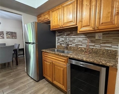 4807 S Texas Avenue - Photo Thumbnail 3