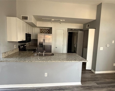7250 Westpointe Boulevard - Photo Thumbnail 1