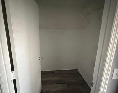 7250 Westpointe Boulevard - Photo Thumbnail 19