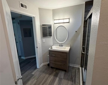 7250 Westpointe Boulevard - Photo Thumbnail 13