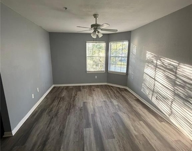 7250 Westpointe Boulevard - Photo Thumbnail 4