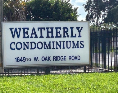1627 W Oak Ridge Road - Photo Thumbnail 16