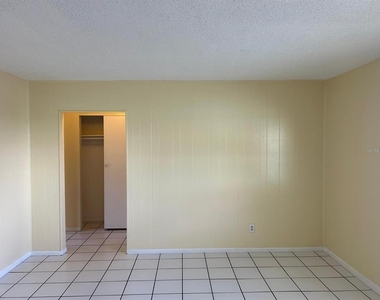 1627 W Oak Ridge Road - Photo Thumbnail 8