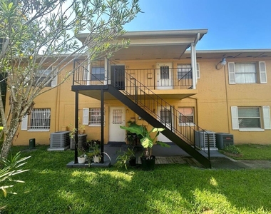 1627 W Oak Ridge Road - Photo Thumbnail 1