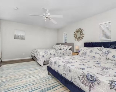 2705 Sw 11th Place - Photo Thumbnail 10