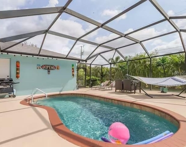 2705 Sw 11th Place - Photo Thumbnail 18