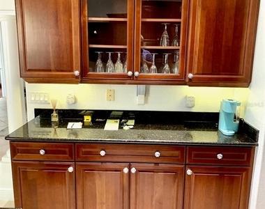 24312 Westgate Boulevard - Photo Thumbnail 12