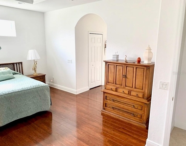 24312 Westgate Boulevard - Photo Thumbnail 20