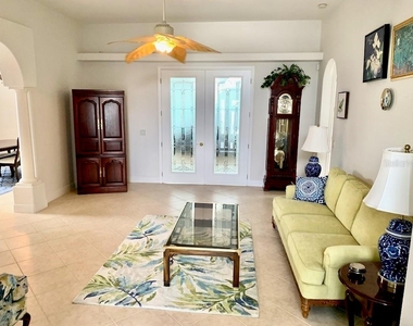 24312 Westgate Boulevard - Photo Thumbnail 5