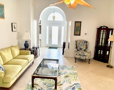 24312 Westgate Boulevard - Photo Thumbnail 6